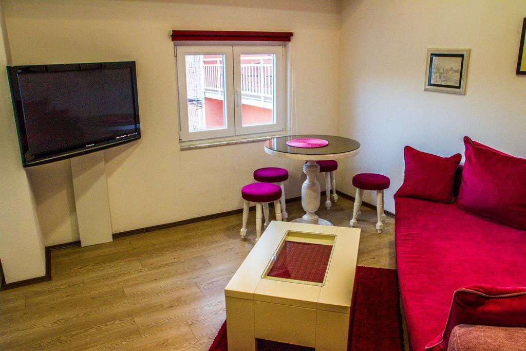 Magic River View Apartment Мостар Экстерьер фото